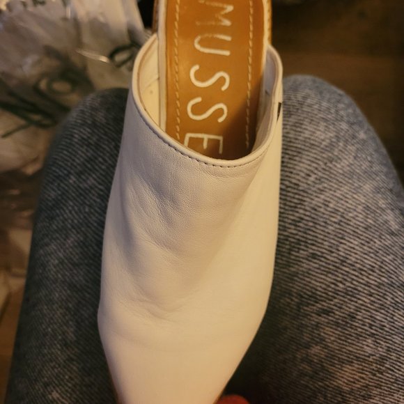 Musse & Cloud WOMENS MULES...Used...SIZE USA 7 RUNS BIG...fits like a size 8 - Picture 2 of 8